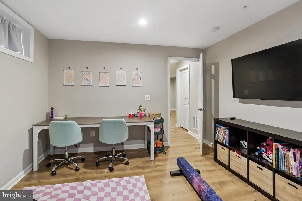 Photo of 1109 SAXTON DRIVE