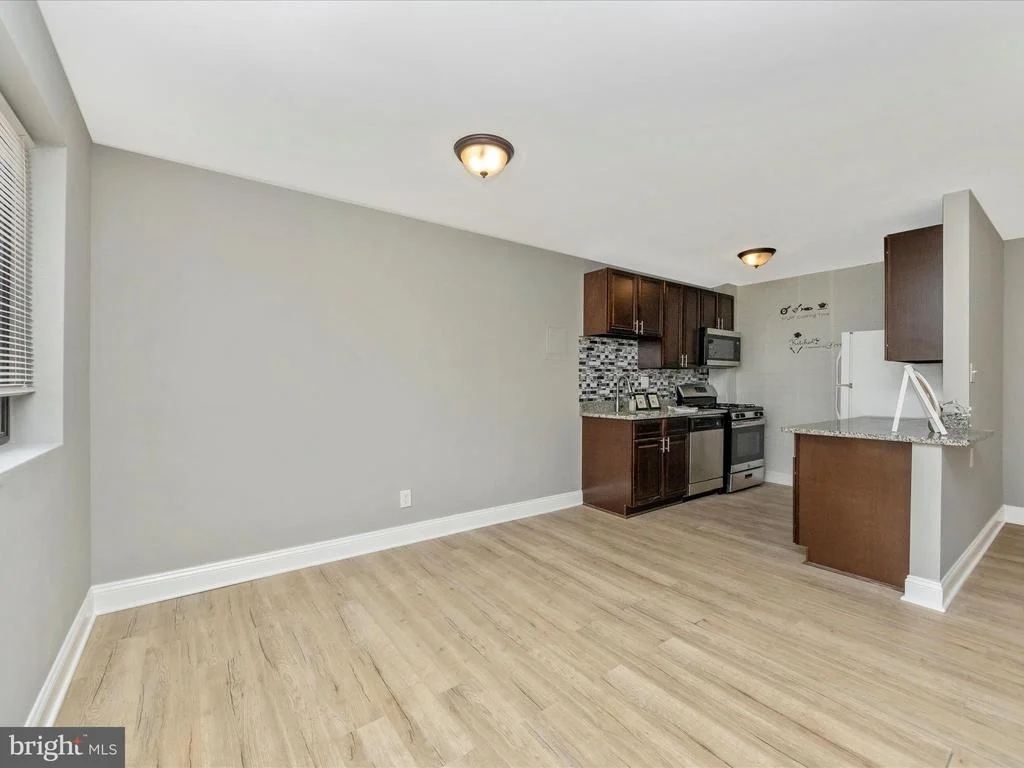 Photo of Unit 417 at 8601 MANCHESTER ROAD