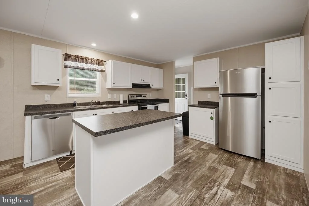 Photo of 635 DENNETT ROAD