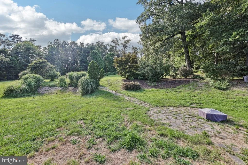 Photo of 7584 CARLIN ROAD