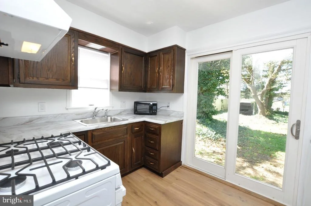 Photo of 432 N COLES AVENUE