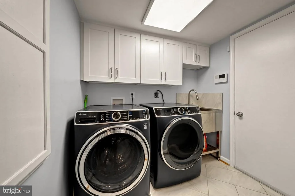 Photo of 7409 SHADY PALM DRIVE