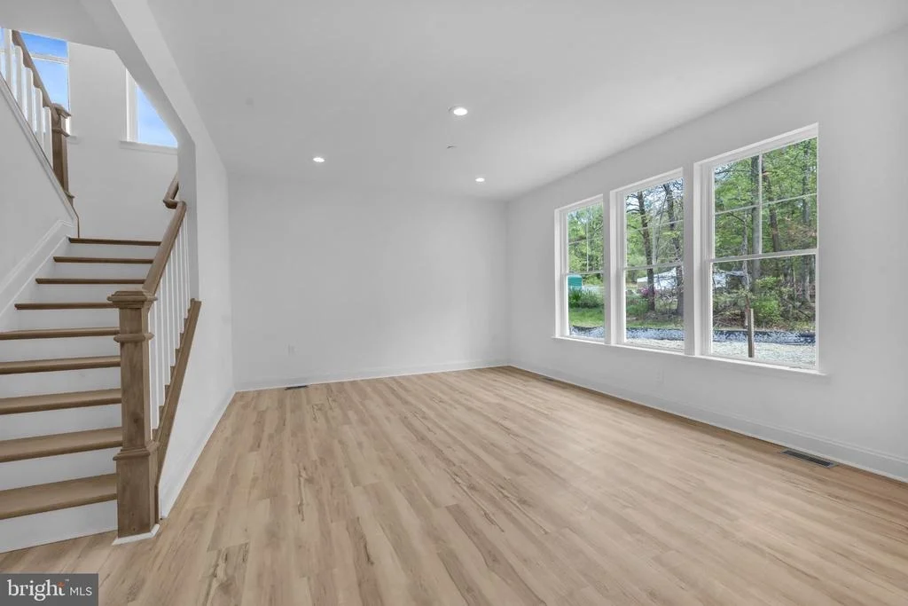 Photo of 413 TRIMBLE ROAD