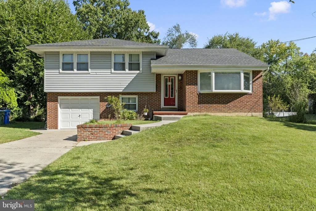 Photo of 409 BRADFORD ROAD
