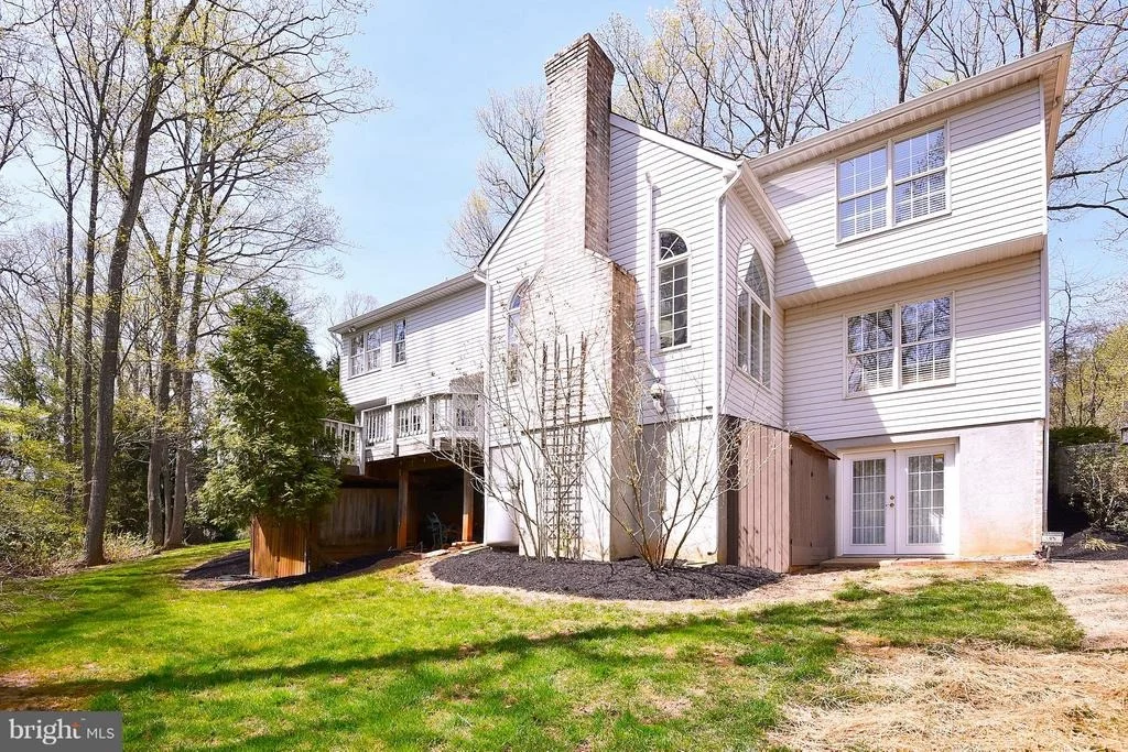 Photo of 704 FALLS ROAD