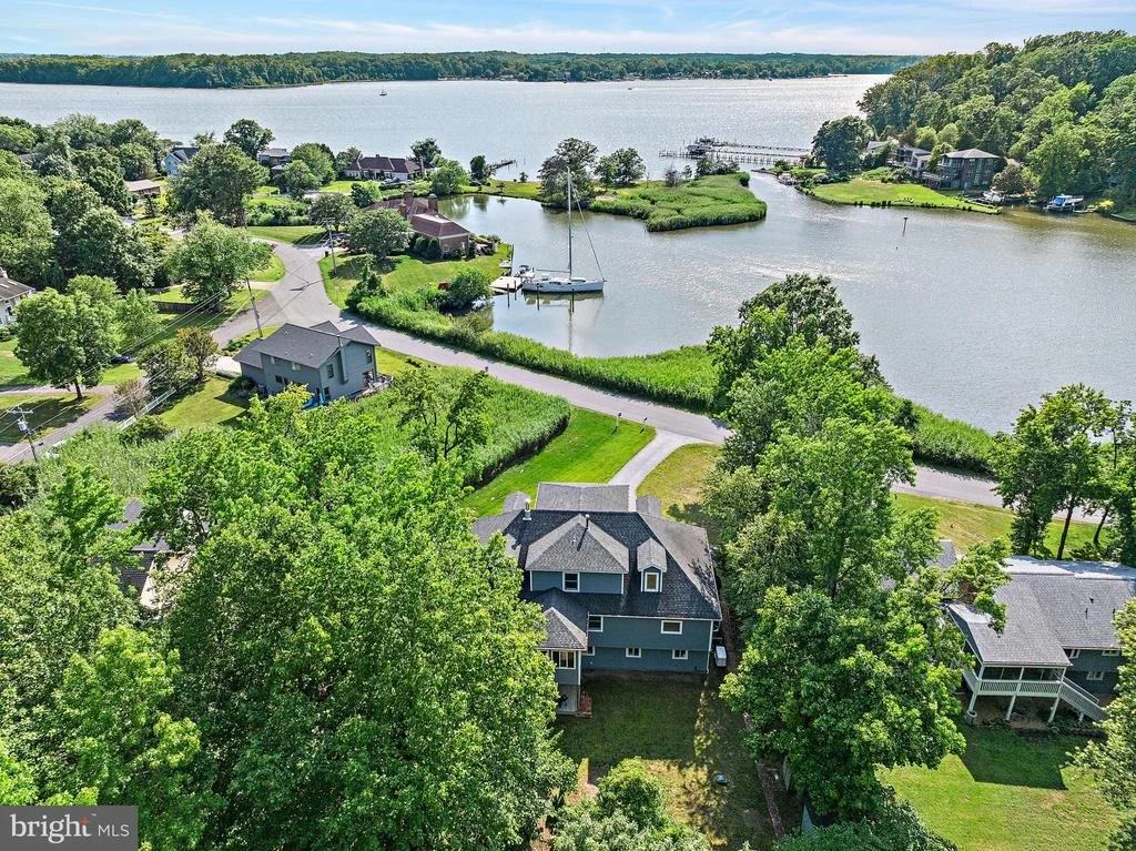 Photo of 621 HARBOR DRIVE