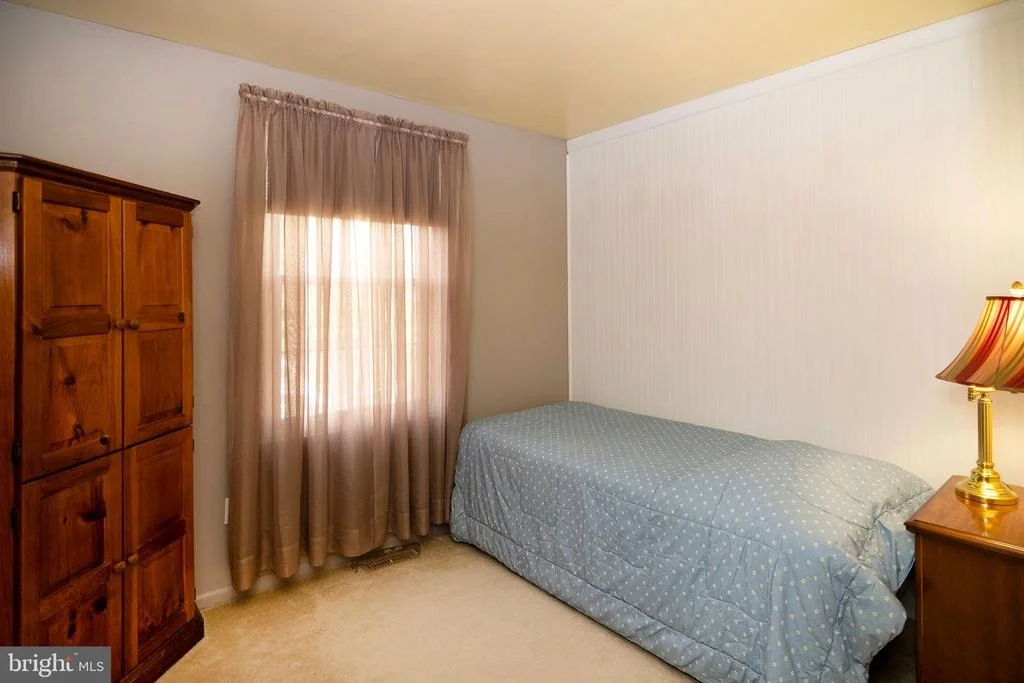 Photo of 18 ABERDEEN DRIVE