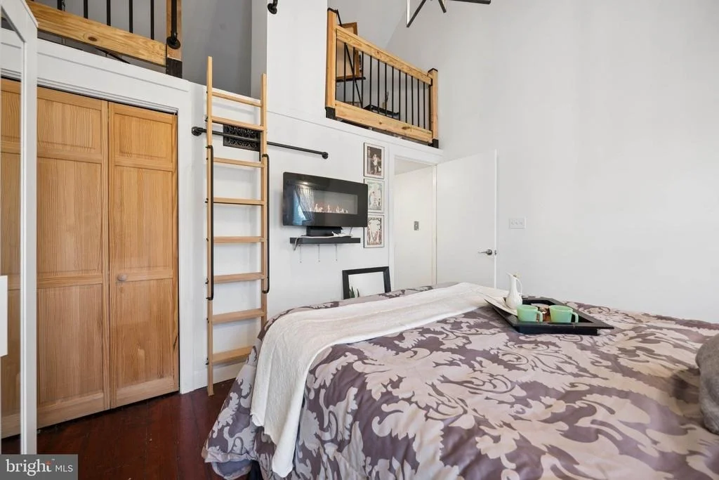 Photo of 3355 FALLS ROAD