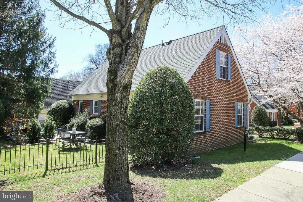 Photo of 9710 PLEASANT GATE LANE
