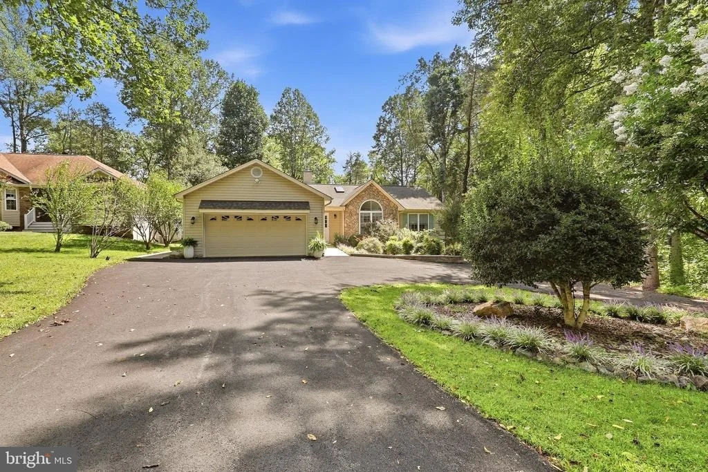 Photo of 323 STRATFORD CIRCLE
