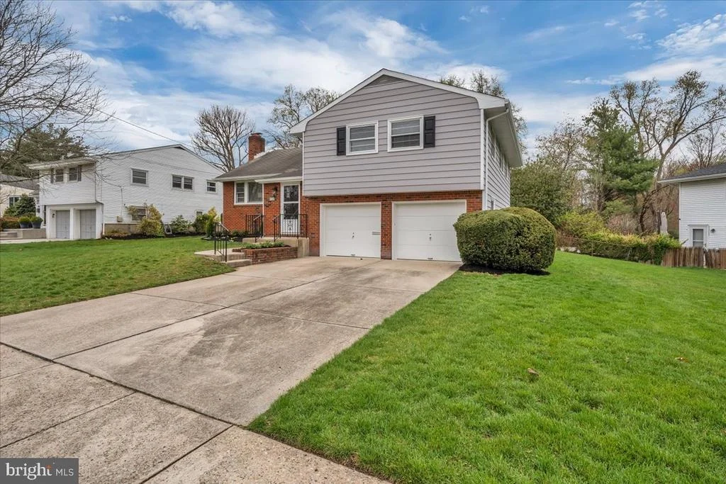 Photo of 180 CHERRY TREE LANE