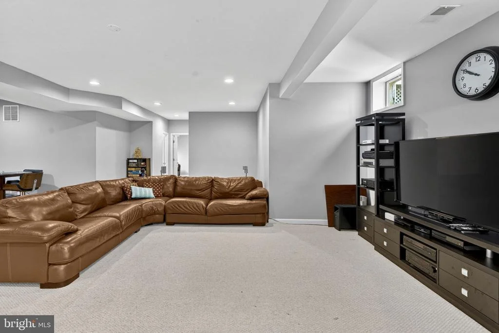 Photo of 42758 GLENSIDE DRIVE