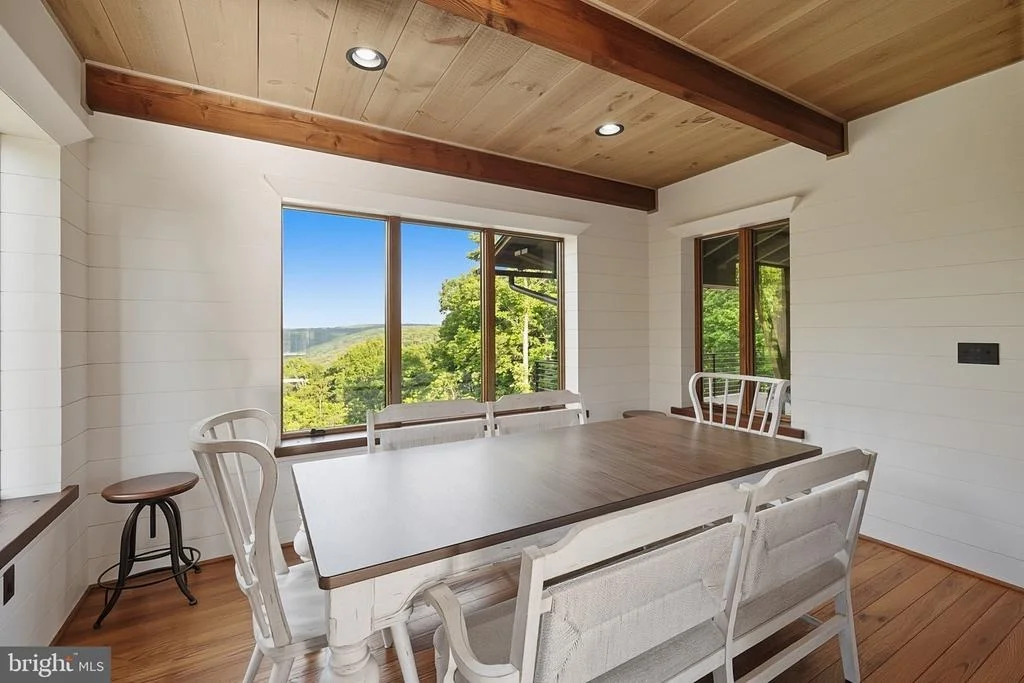 Photo of 415 NAZELROD ROAD