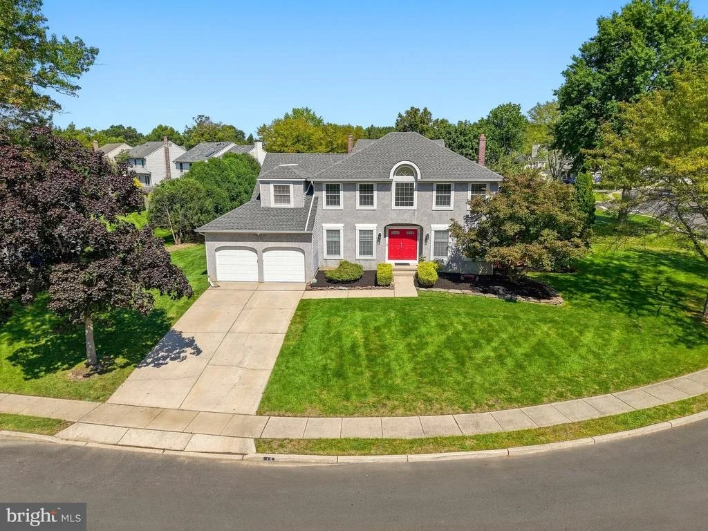 Photo of 16 KENSINGTON DRIVE