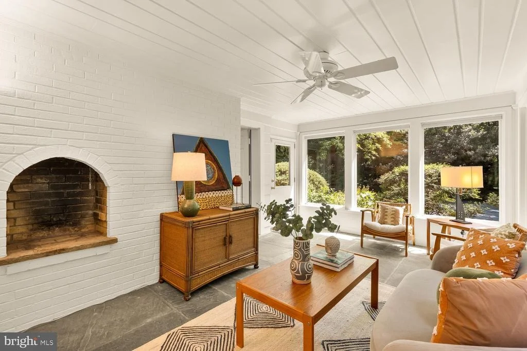 Photo of 5810 OVERLEA ROAD