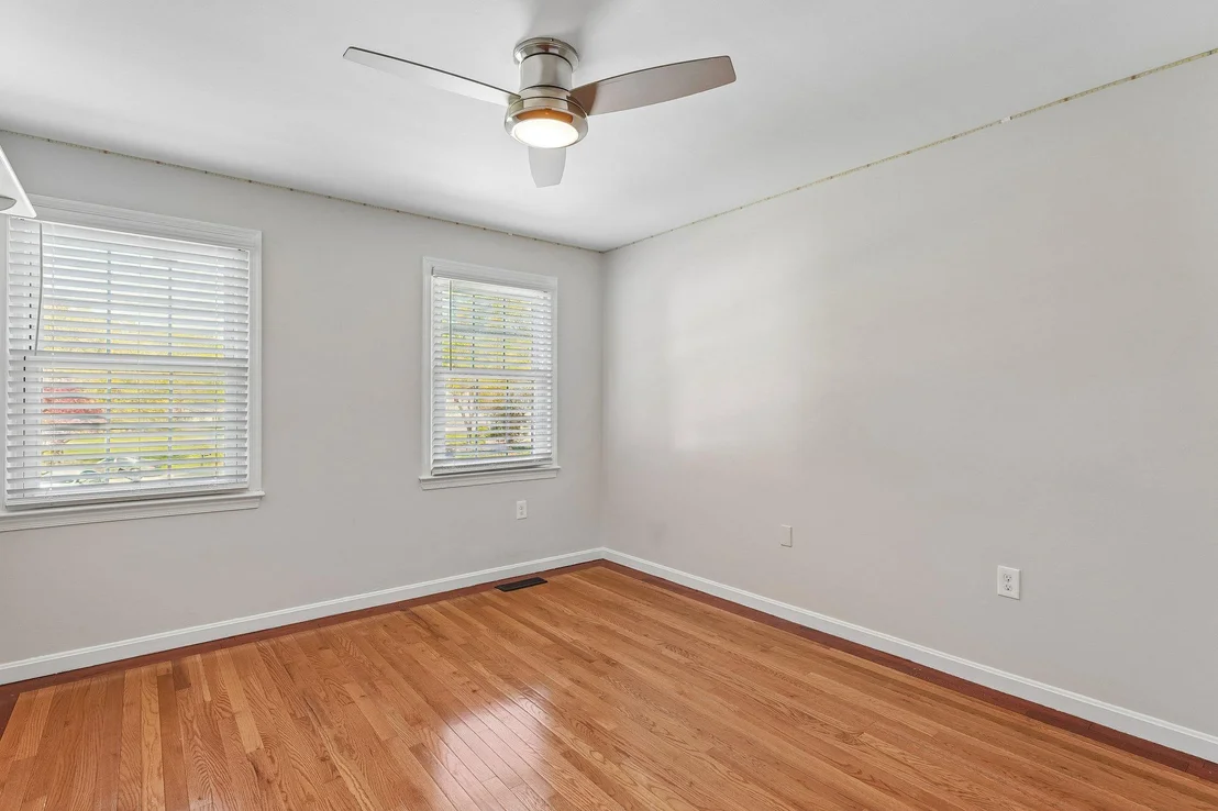 Photo of 8600 VALLEY DR