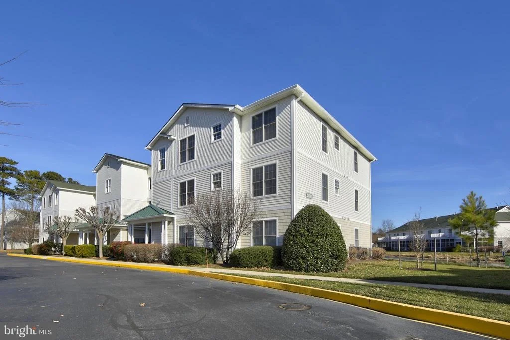 Photo of Unit 4202 at 20007 SANDY BOTTOM CIRCLE