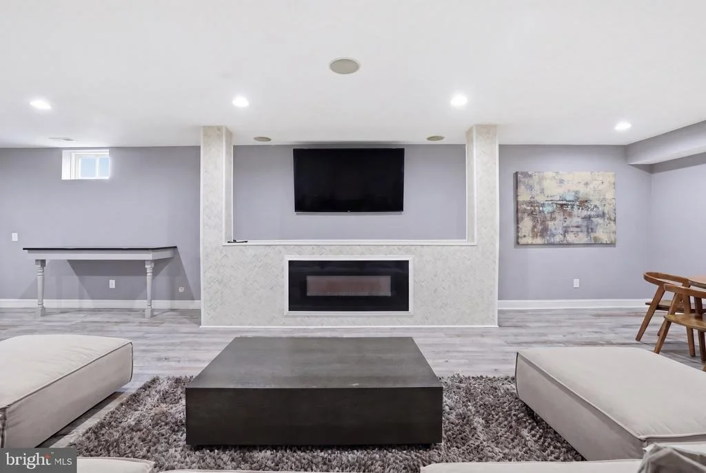 Photo of 20623 HOLYOKE DRIVE