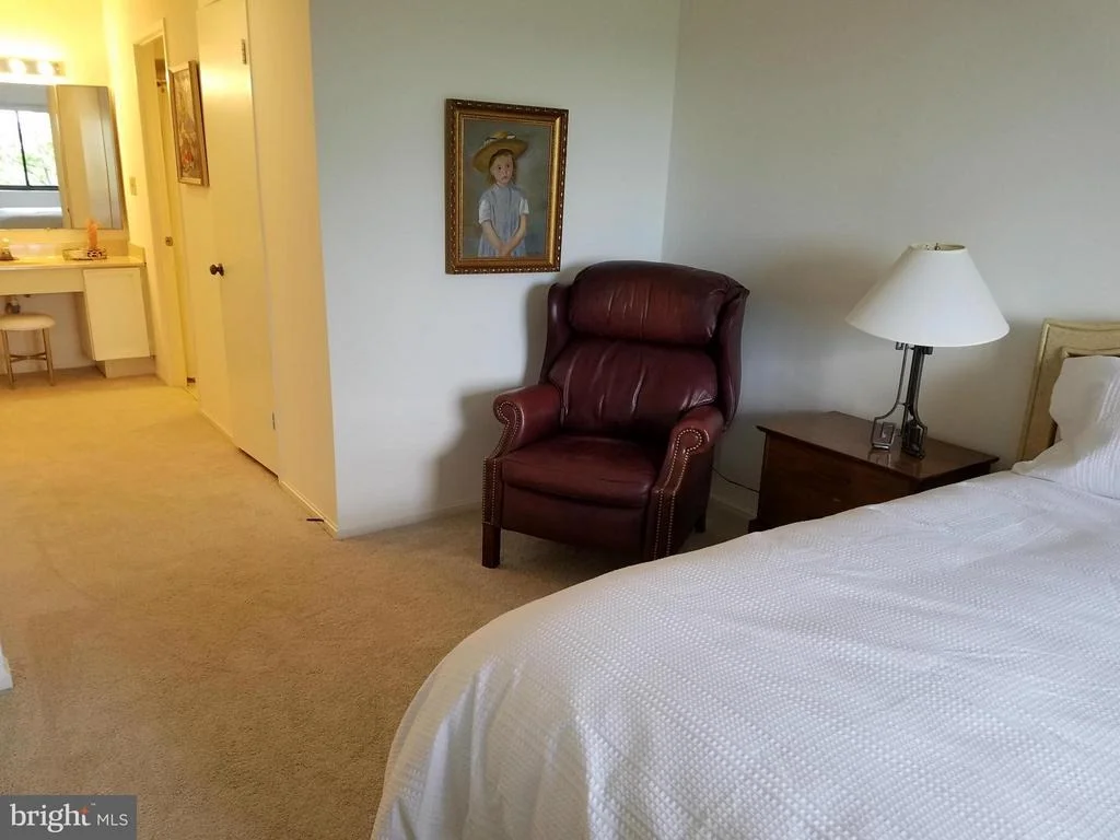 Photo of Unit 4922 at 15100 INTERLACHEN DRIVE