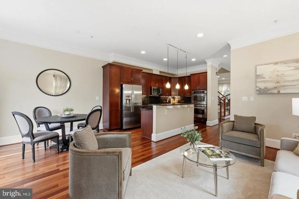 Photo of 4462 MACARTHUR BOULEVARD NW
