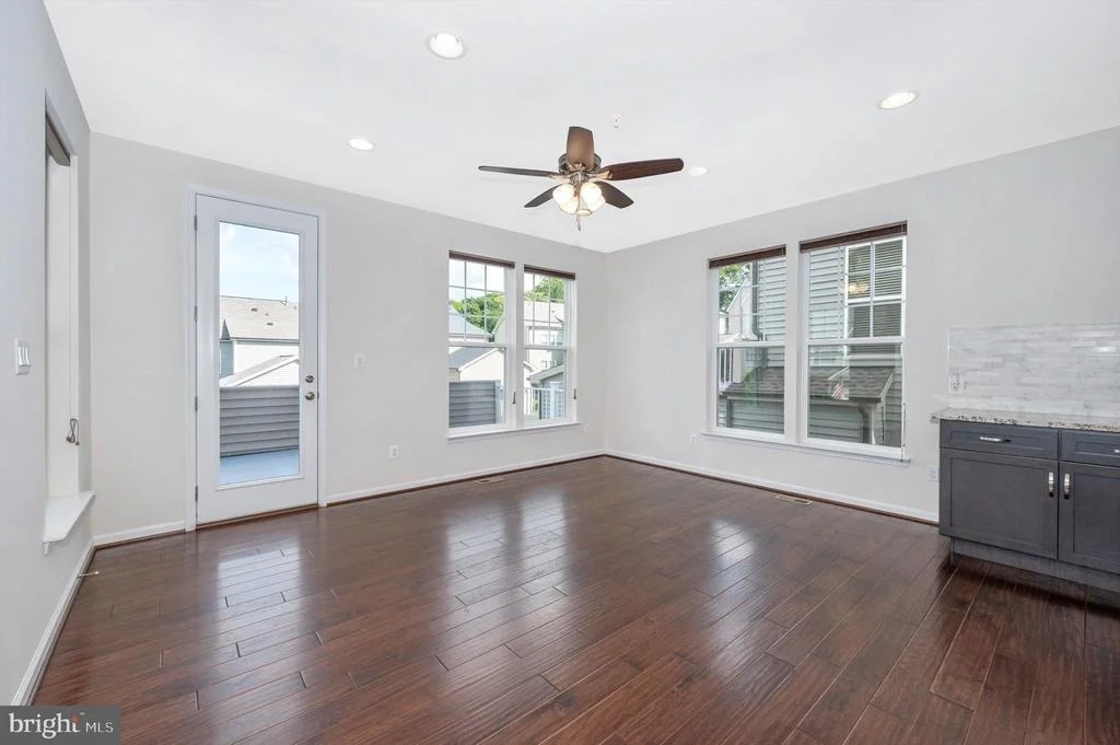 Photo of 8420 CLIFFVIEW LANE