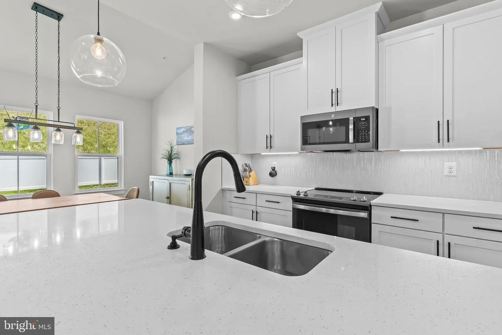 Photo of 2944 HERITAGE DRIVE