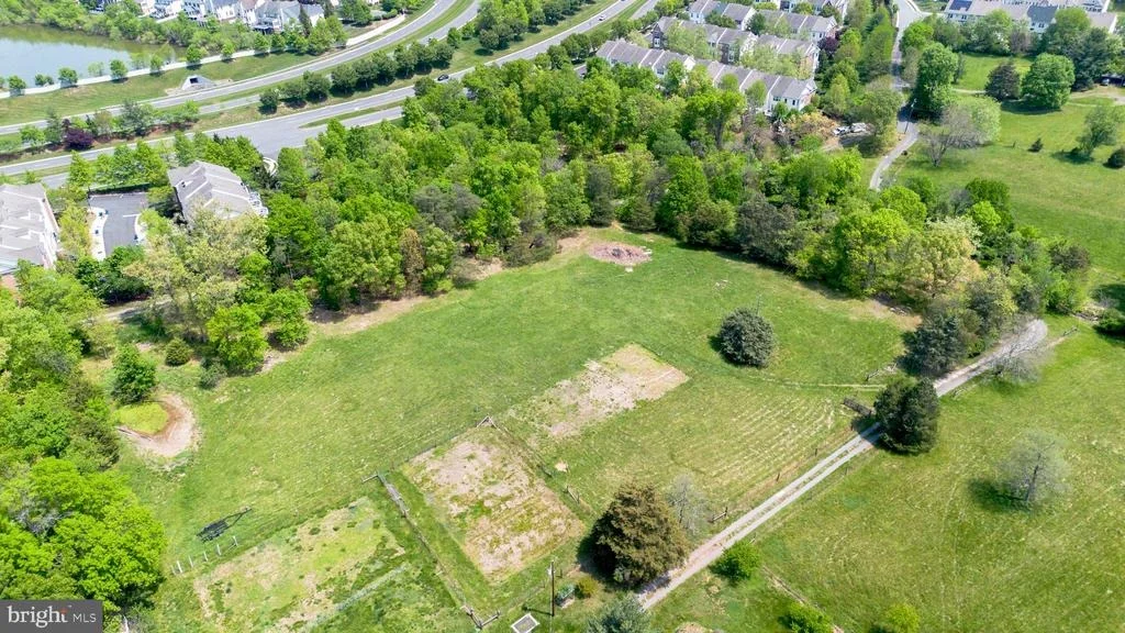 Photo of 43537 GRAVES LANE