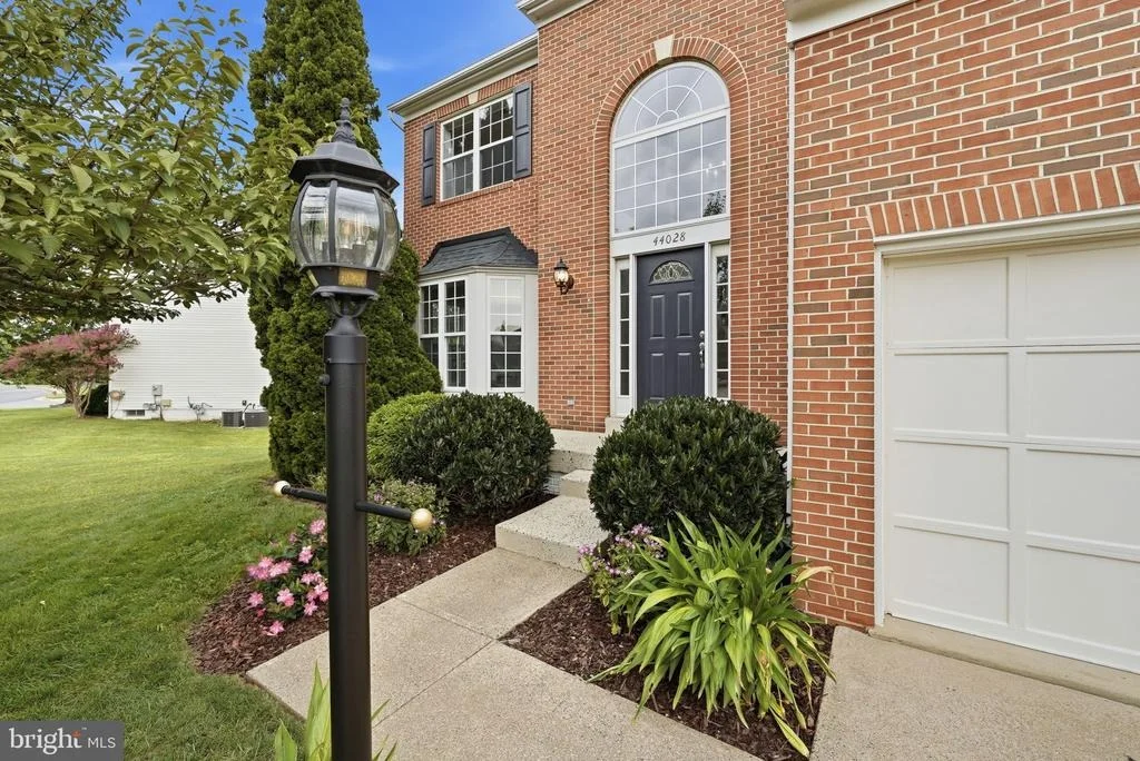 Photo of 44028 TAVERN DRIVE