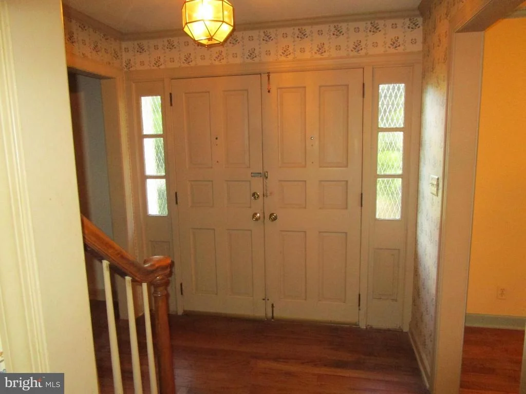 Photo of 40 W FAIRWAY CIRCLE