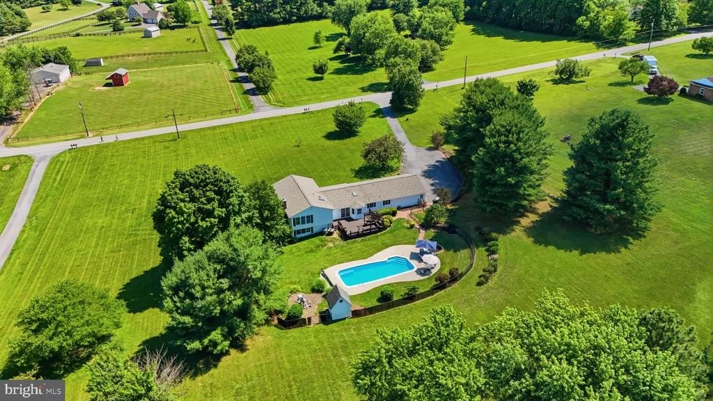 Photo of 3814 BOTELER ROAD
