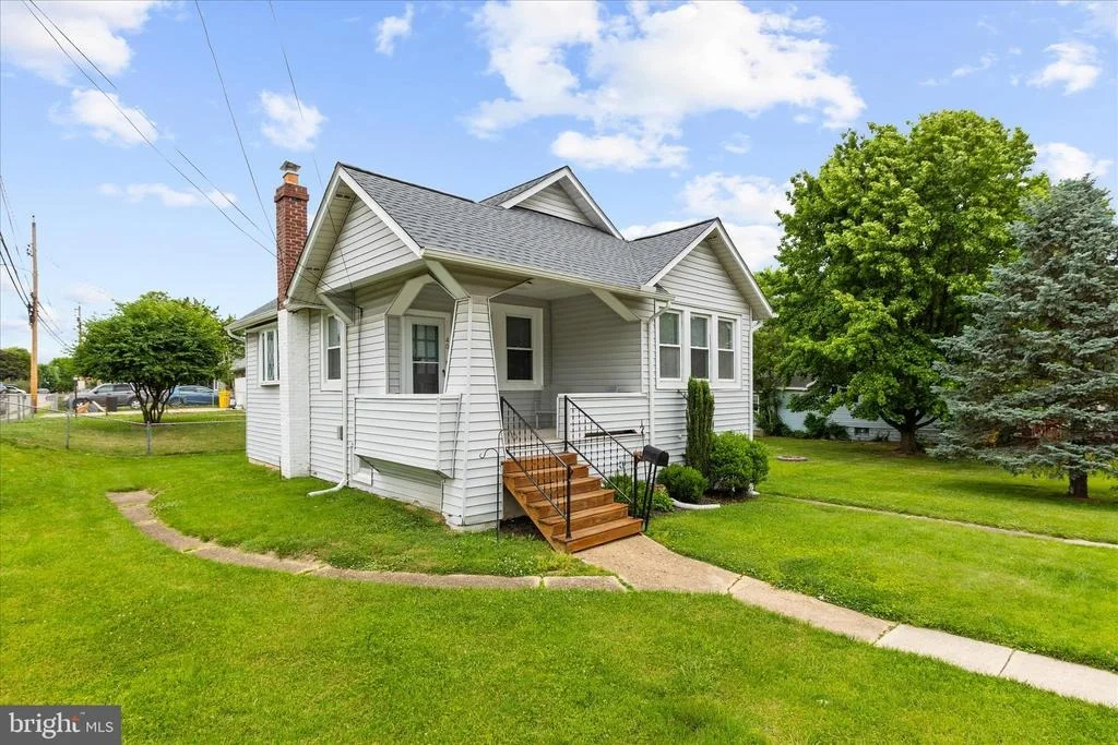 Photo of 40 HAMPTON ROAD