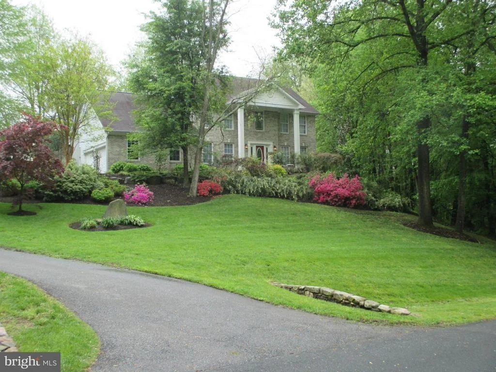 Photo of 907 SAINT EVA LANE