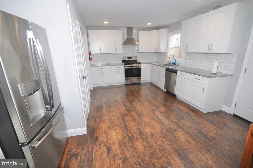 Photo of 298 N HOOK ROAD