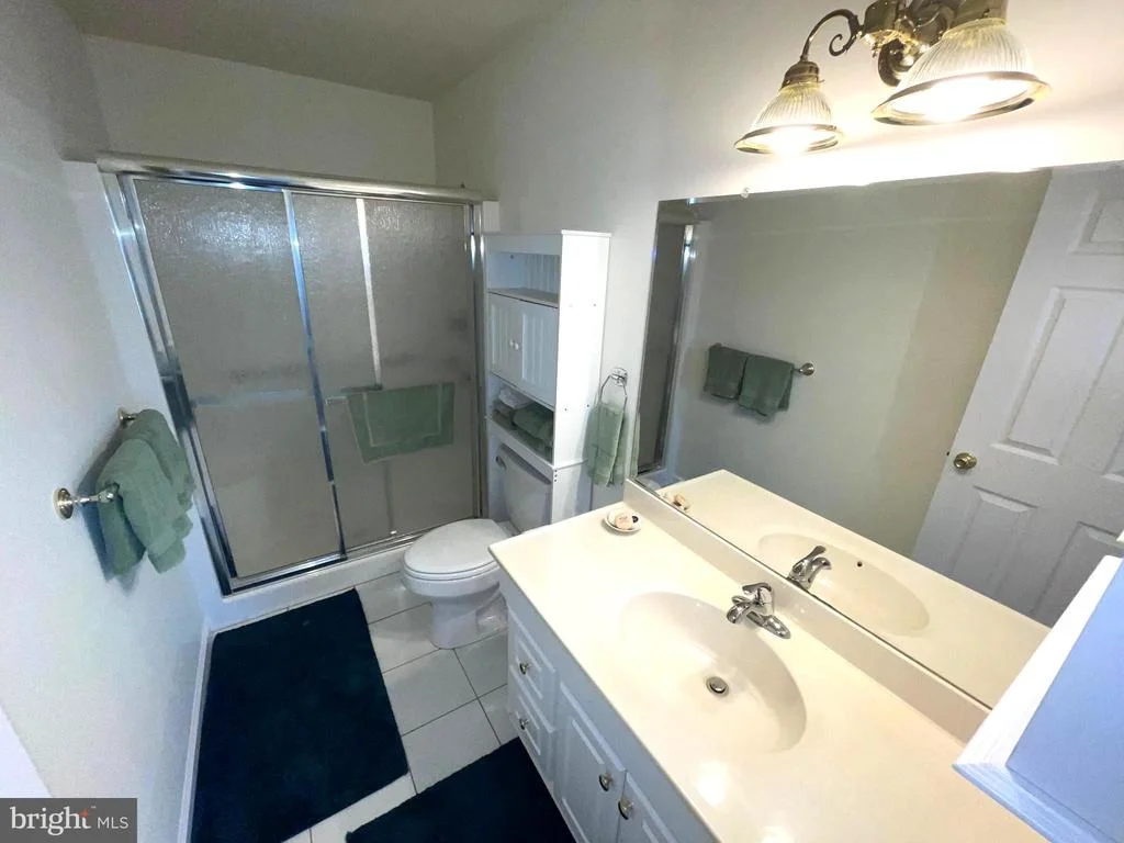 Photo of 28 CIRCLE DRIVE W