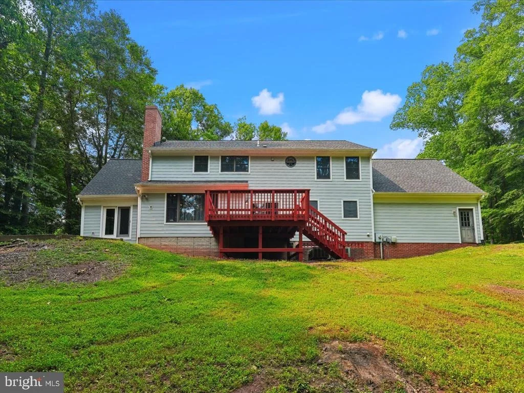 Photo of 8253 HONEYSUCKLE ROAD