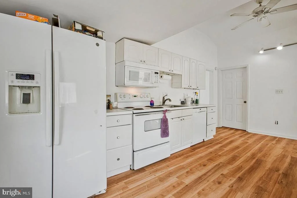 Photo of 7801 WATERVIEW