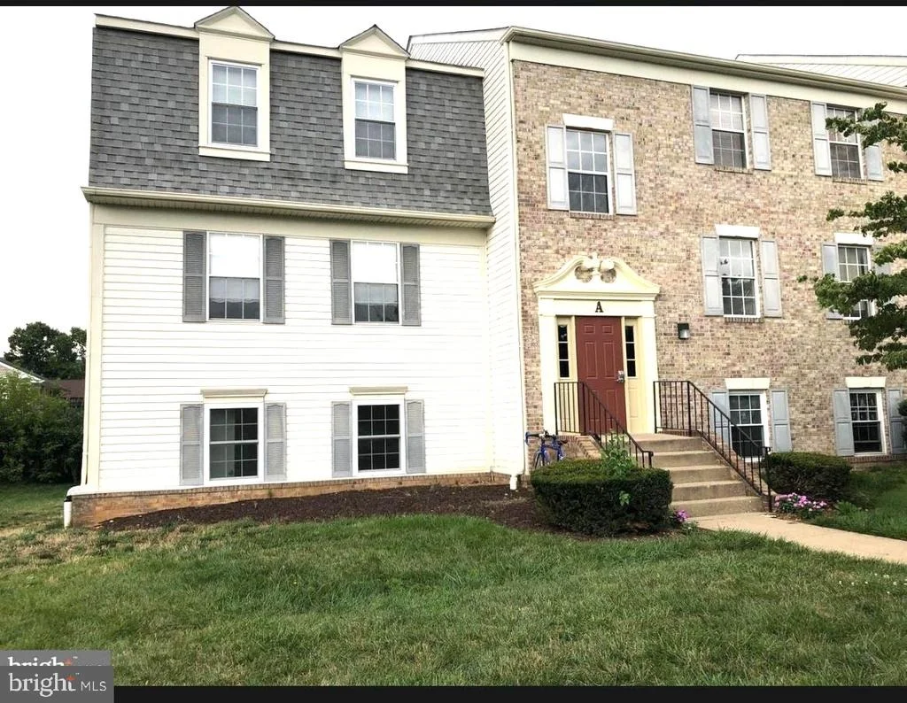 Photo of Unit 201A at 1405 KEY PARKWAY