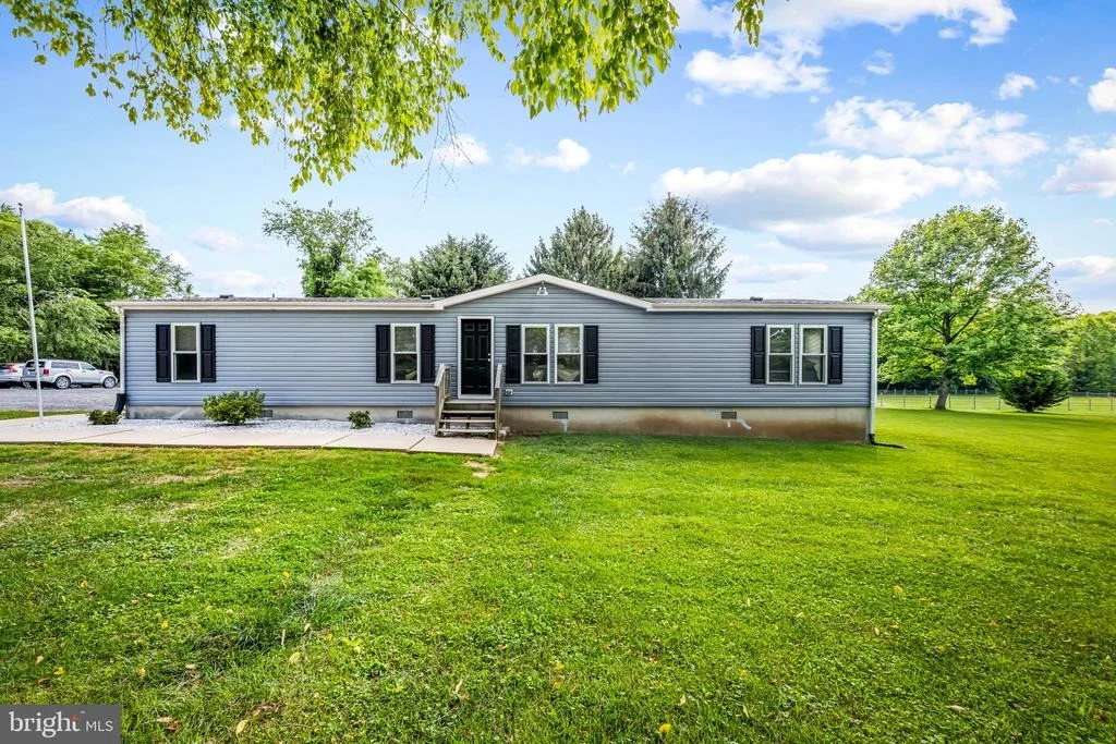 Photo of 1641 POOLE ROAD