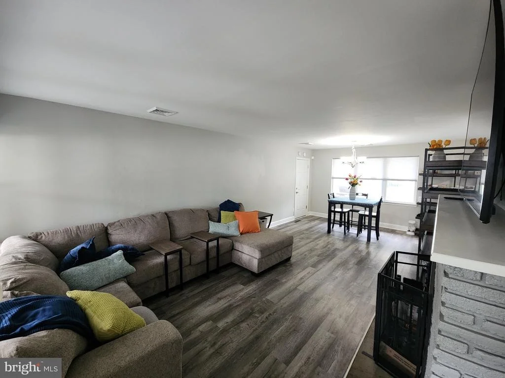 Photo of 802 DEVON ROAD
