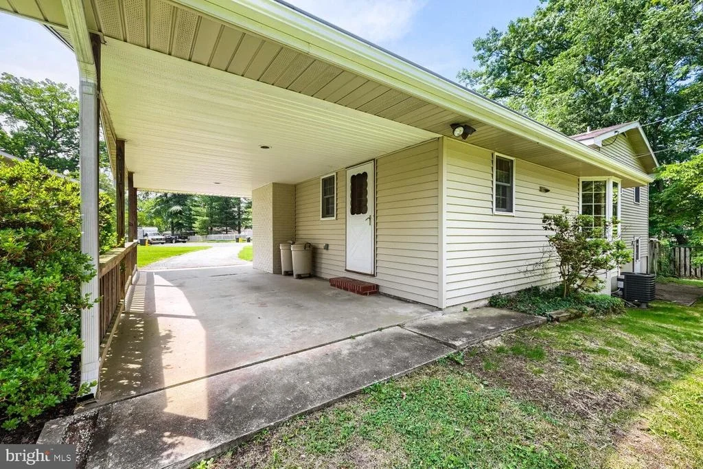 Photo of 304 PINE CIRCLE