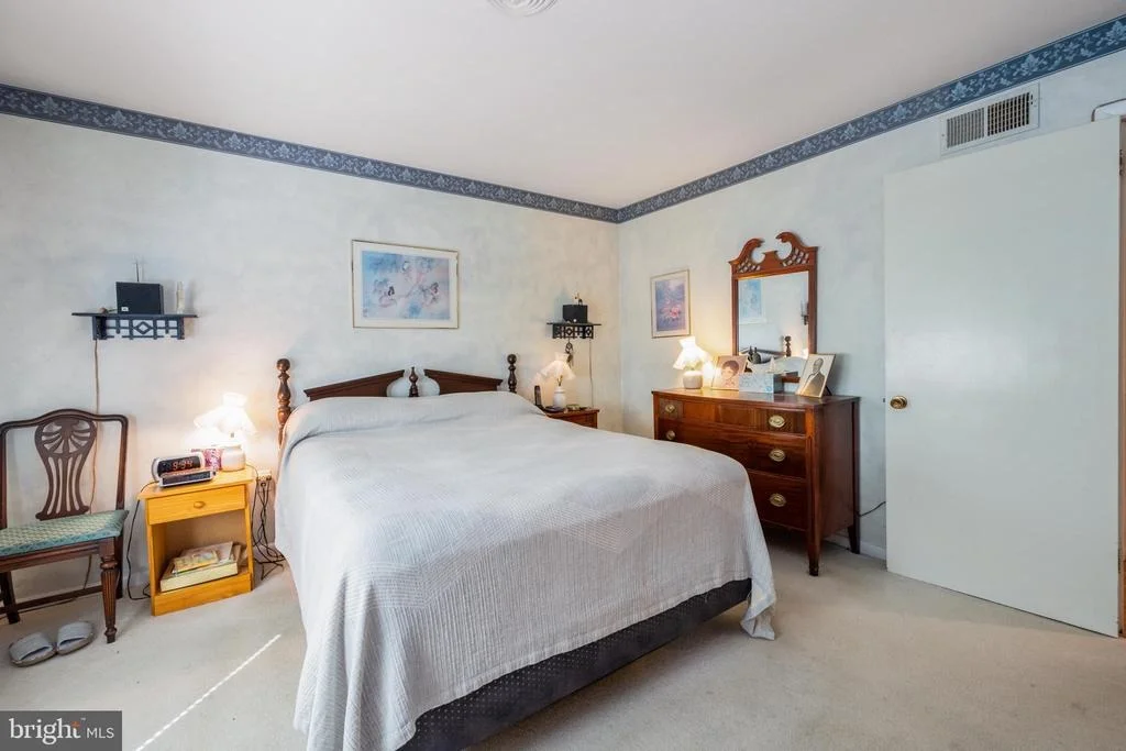 Photo of 932 WESTERN CHAPEL ROAD