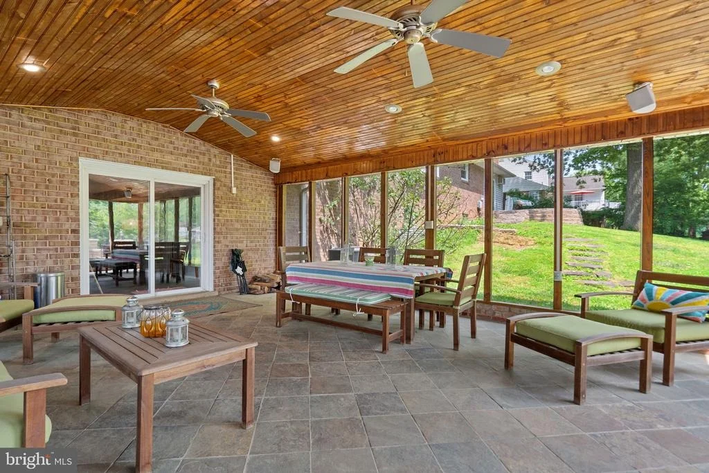 Photo of 4117 QUEEN MARY DRIVE