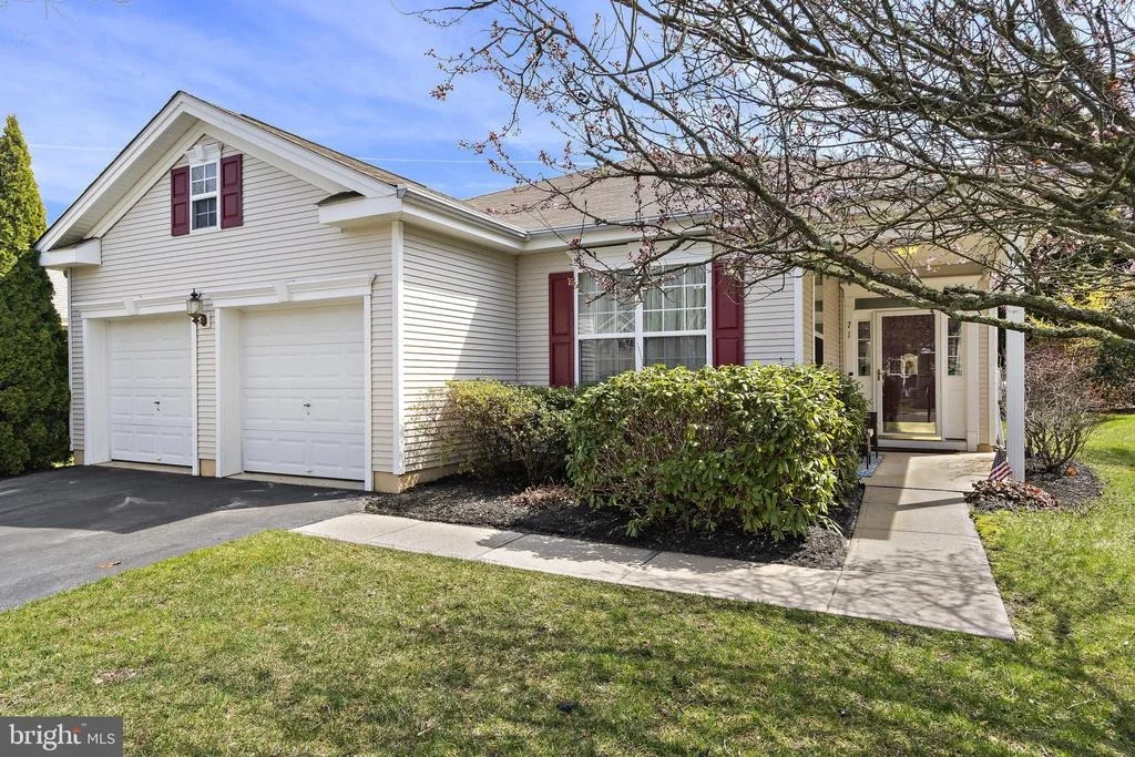 Photo of 71 GOLF VIEW DRIVE