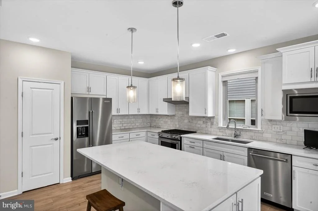 Photo of 21717 HAWKSBILL HIGH CIRCLE