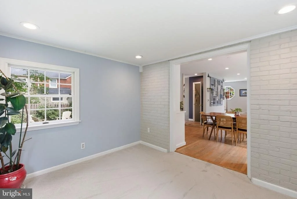 Photo of 1709 WHITE OAK DRIVE