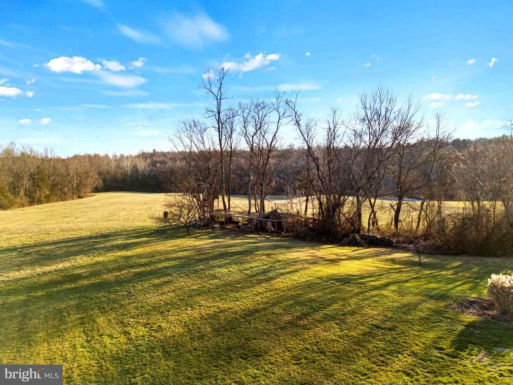 Photo of 3266 THOROUGHFARE ROAD