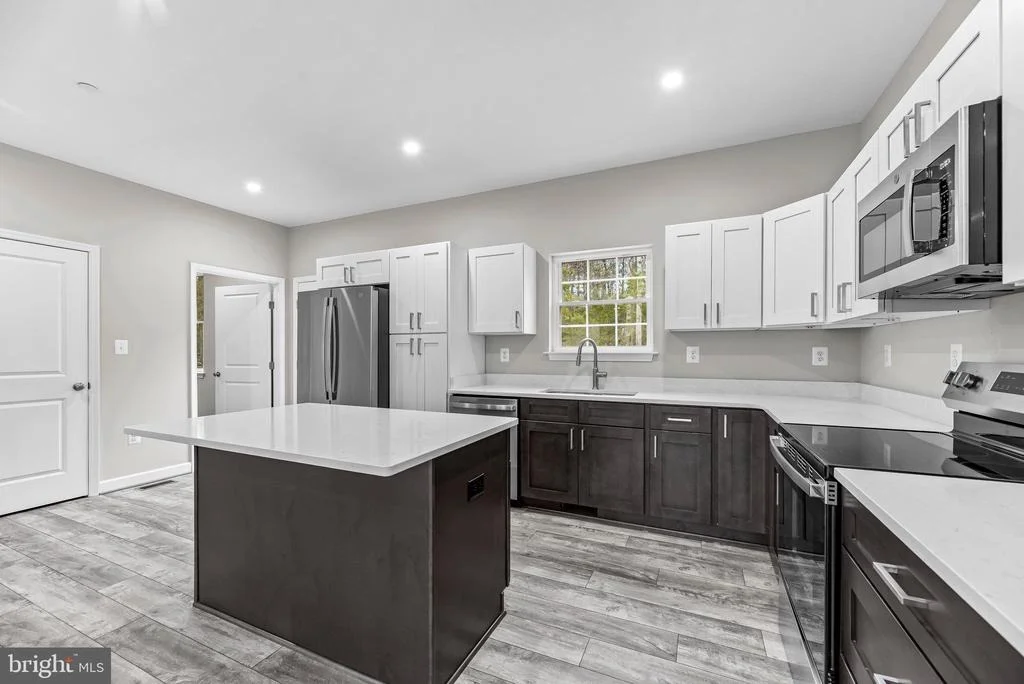 Photo of 20250 HAWKS WAY