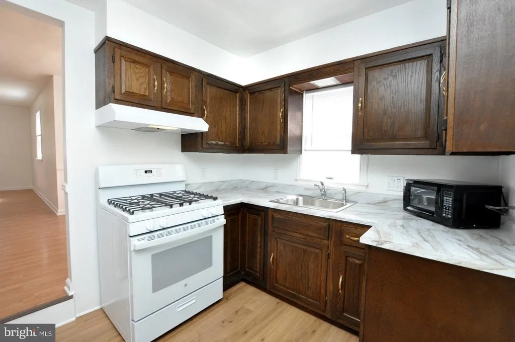 Photo of 432 N COLES AVENUE