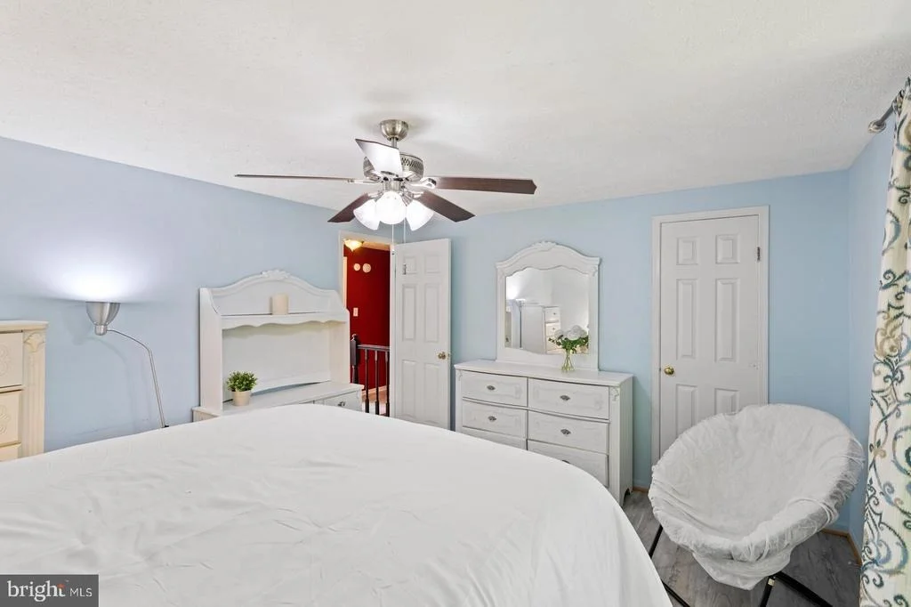 Photo of 15084 HOLLEYSIDE DRIVE