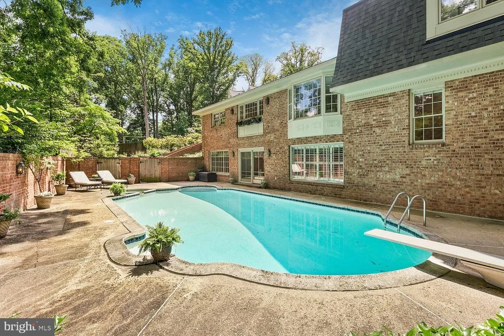 Photo of 1613 FOREST LANE